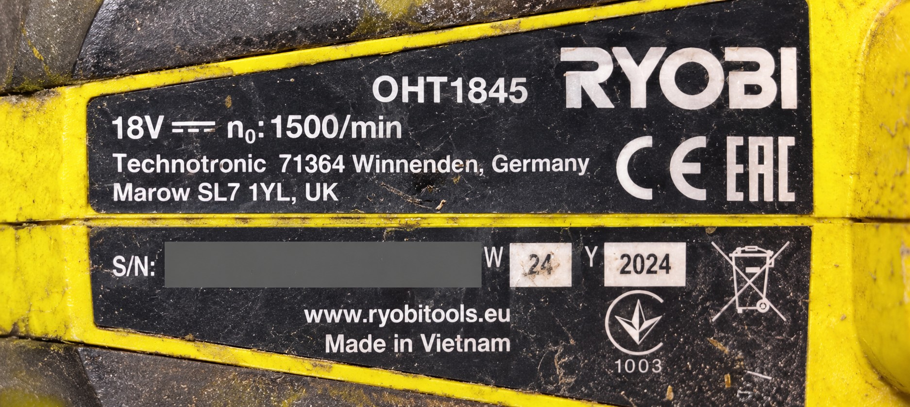 Étiquette du Ryobi OHT1845 avec numéro de série masqué